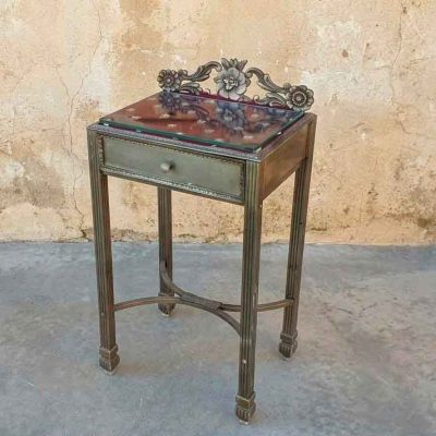 Mesa de Dormitorio antigua metal estilo Luis XVI. Mesita Auxiliar de noche metálica Francia.