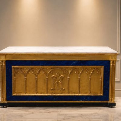 Altar antiguo iglesia estilo Gótico s.XIX. Mueble Mesa de altar antigua estilo Neogótico.
