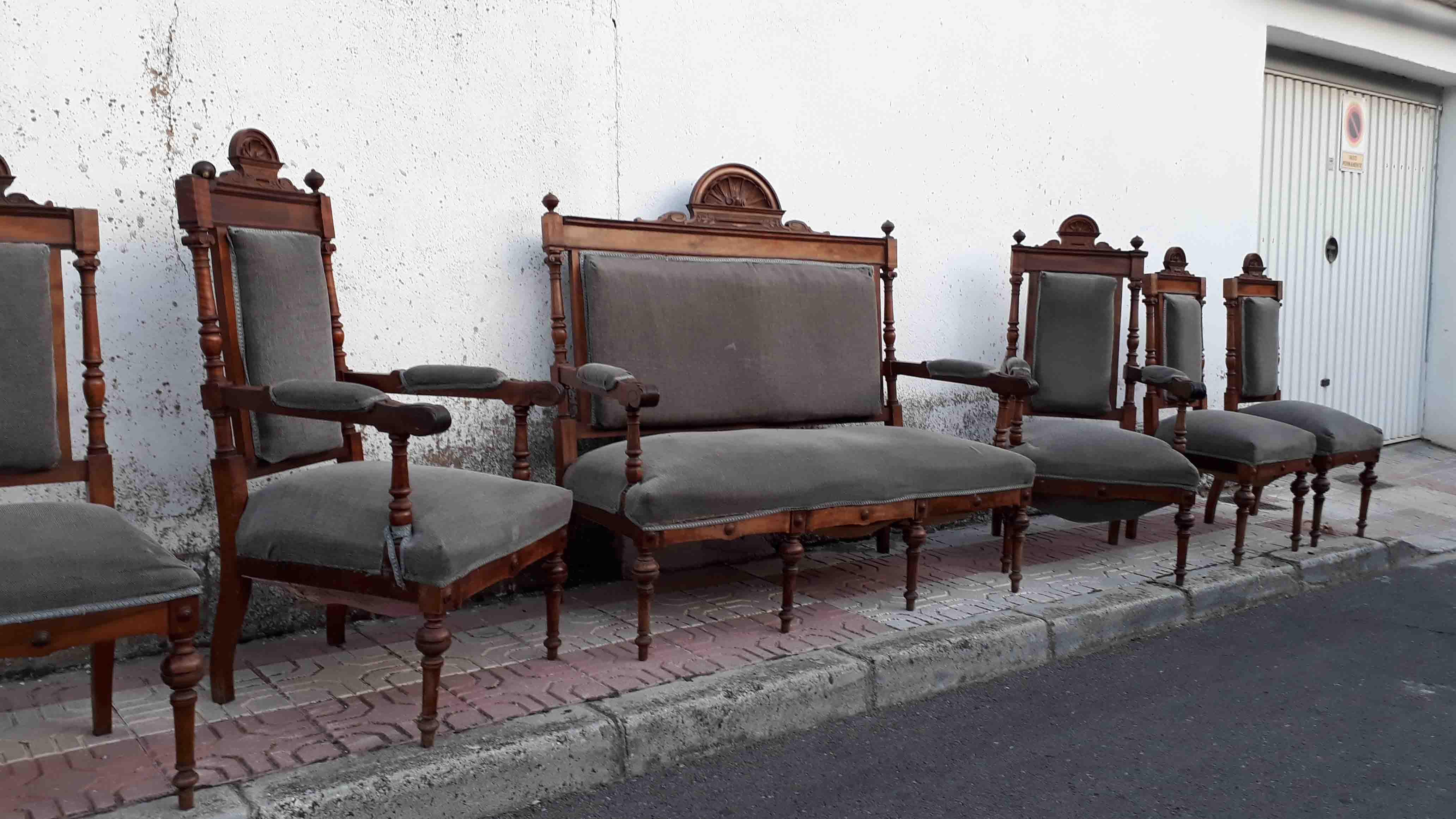 Tresillo sofá antiguo estilo alfonsino sofá + 2 butacas + 4 sillas