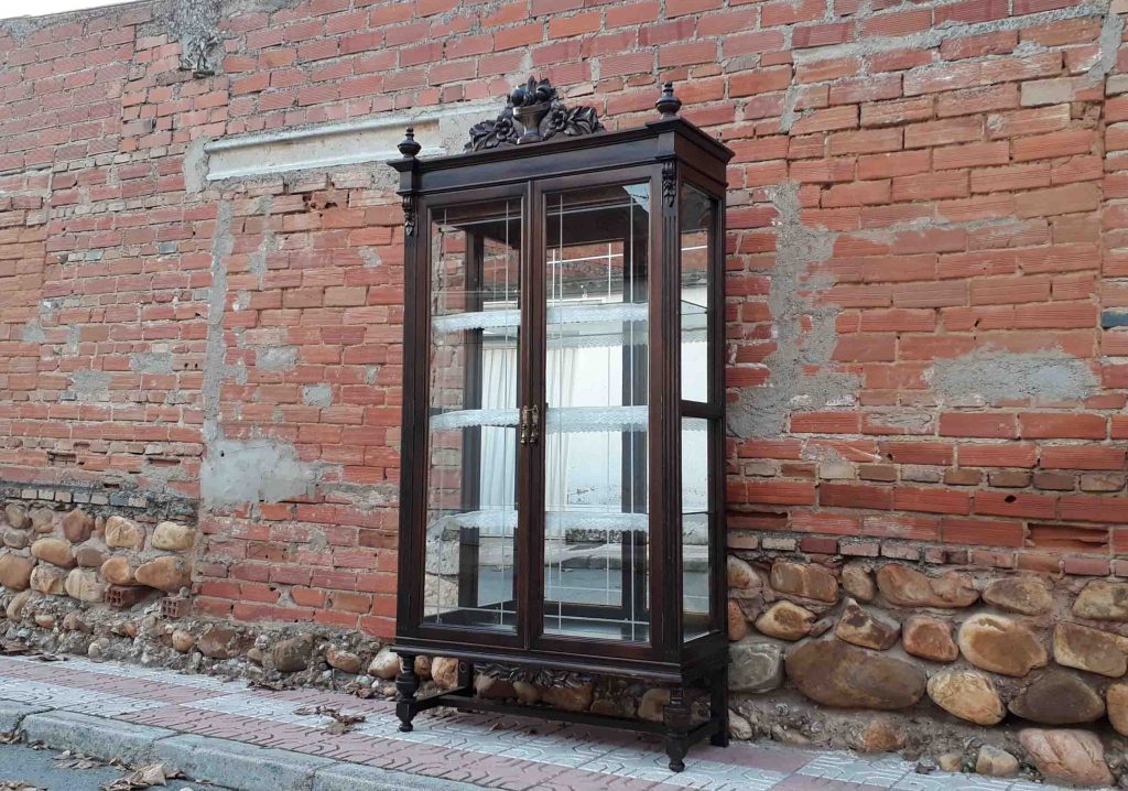 Armario vitrina antigua de pastelería estilo alfonsino | El Viejo Odeón