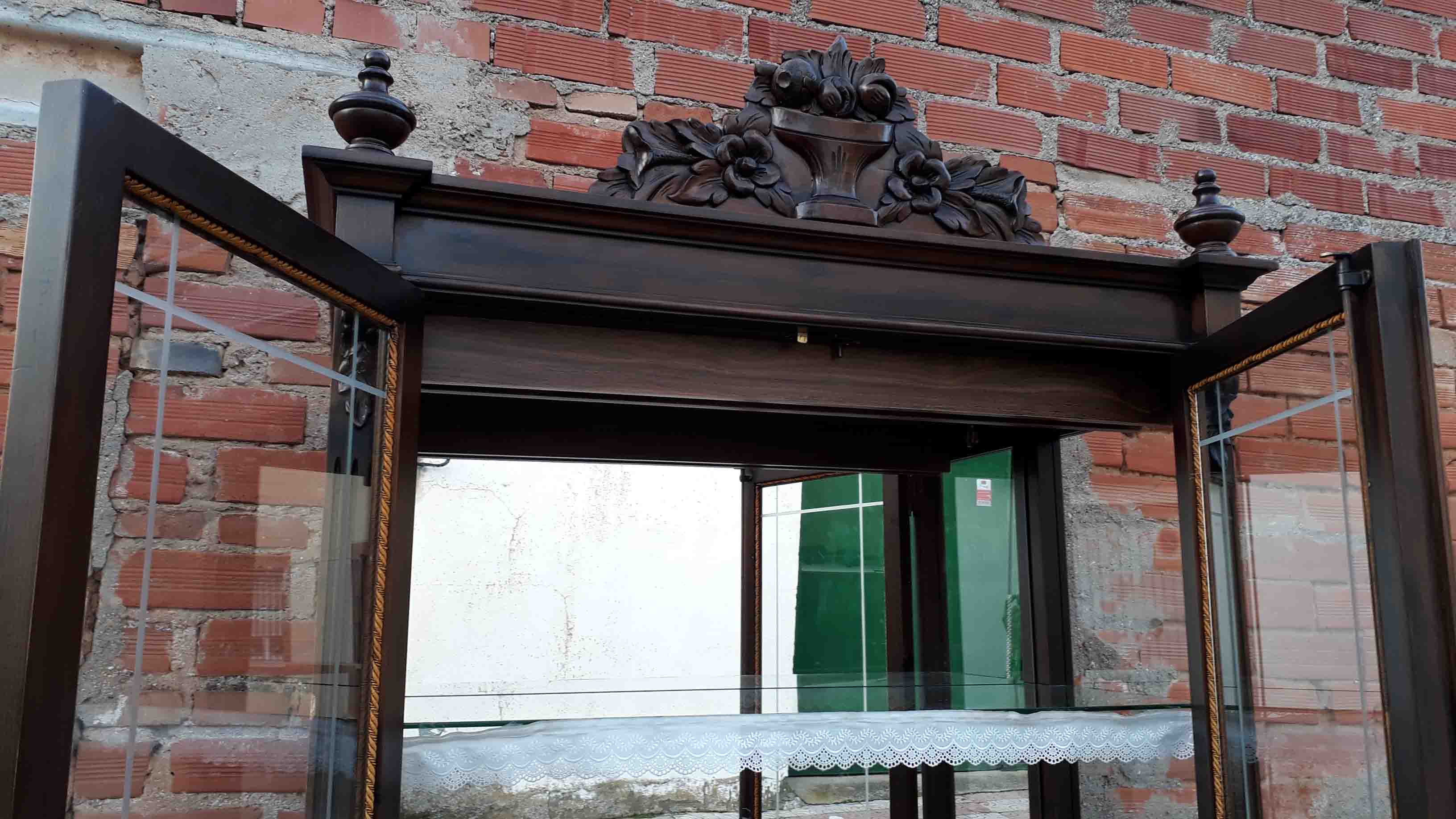 Armario vitrina antigua de pastelería estilo alfonsino | El Viejo Odeón