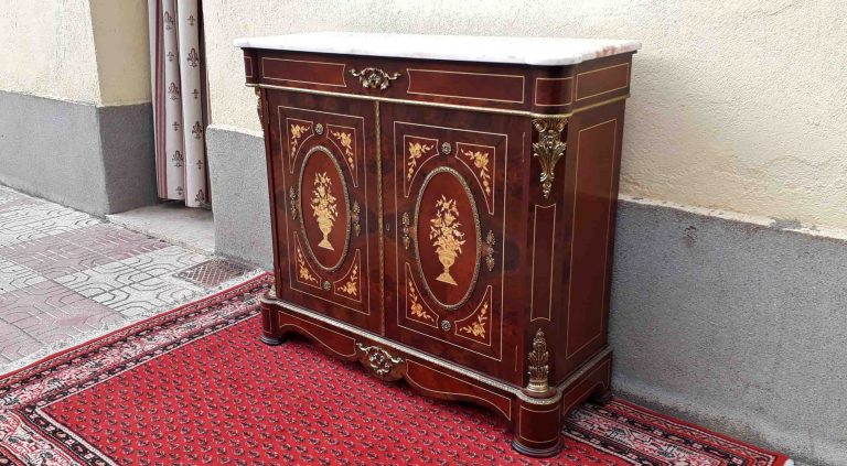 Entredós antiguo estilo Napoleón III. Mueble auxiliar antiguo estilo
