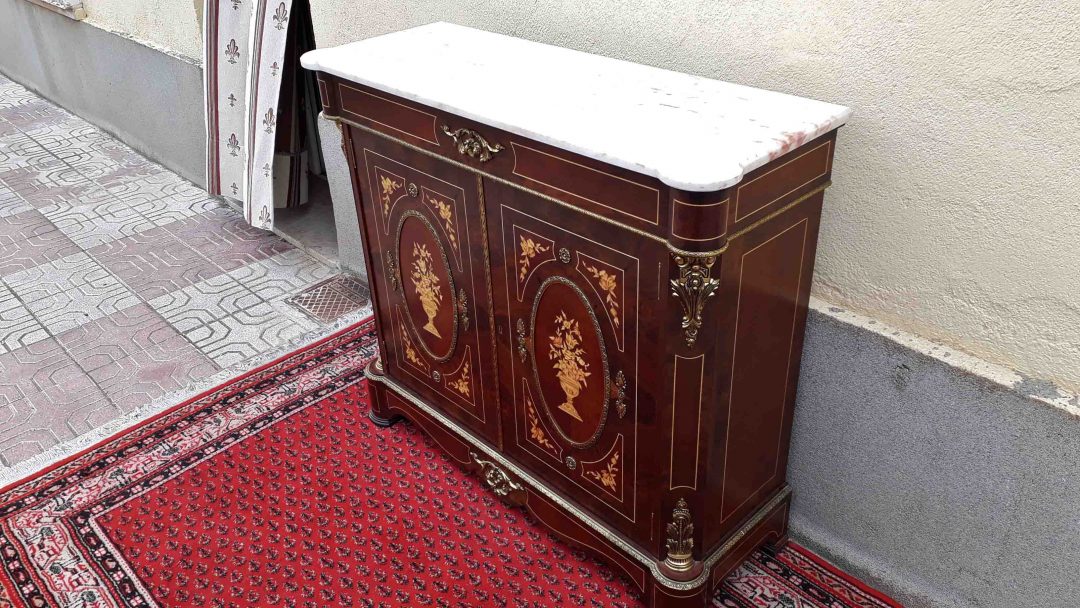 Entredós antiguo estilo Napoleón III. Mueble auxiliar antiguo estilo
