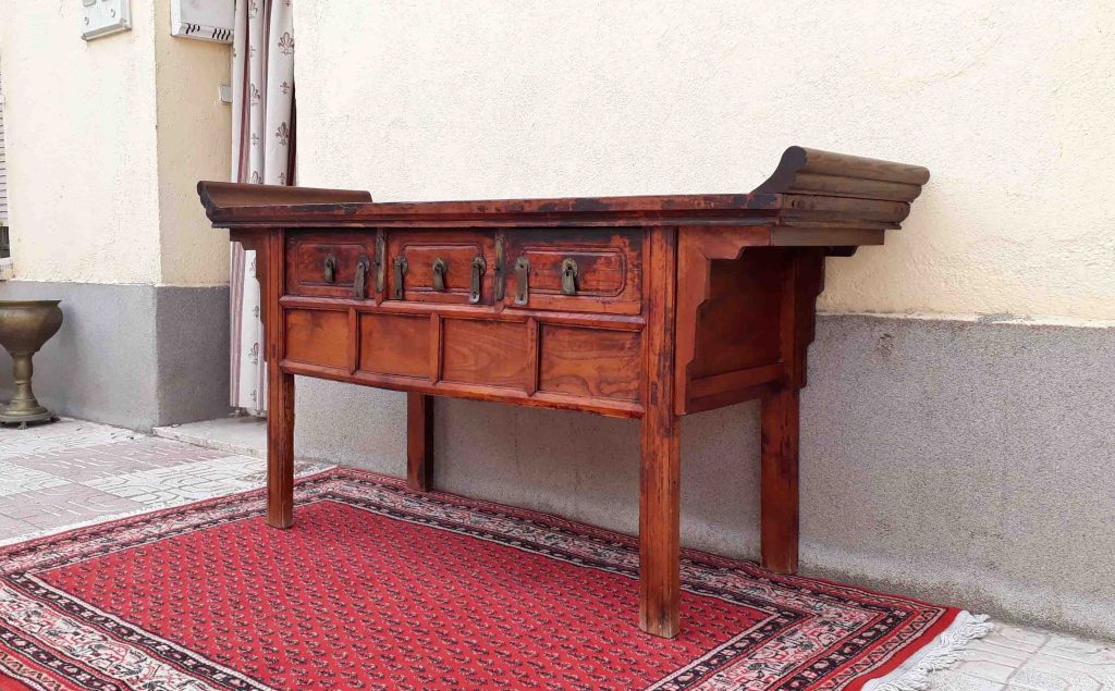 Mueble aparador altar antiguo estilo chino. Mueble auxiliar consola