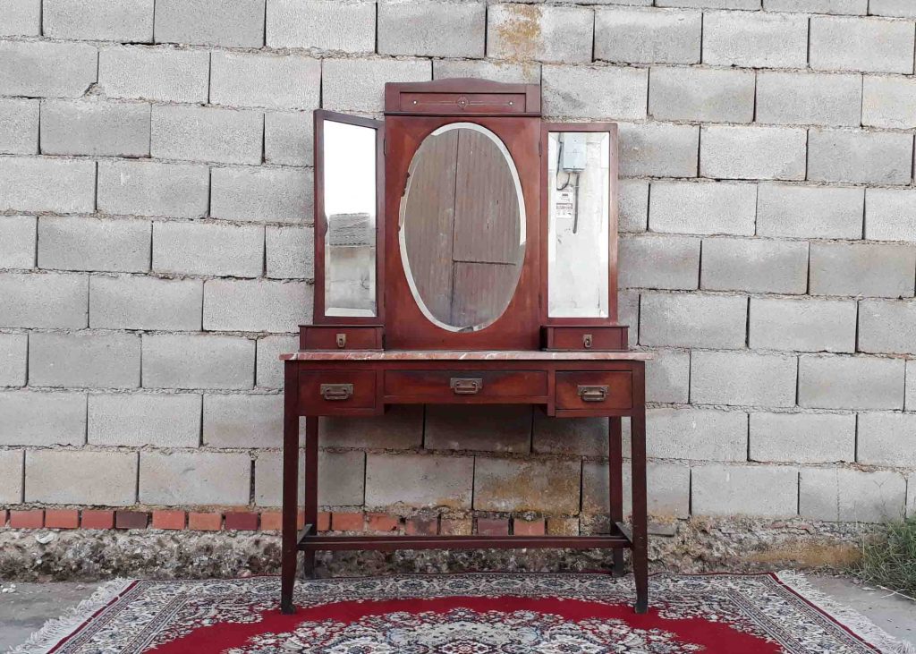 Tocador antiguo estilo modernista. | El Viejo Odeón