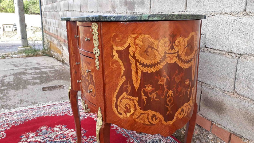 2 dos mesillas de noche antiguas estilo Luis XV + Cómoda estilo Luis XV