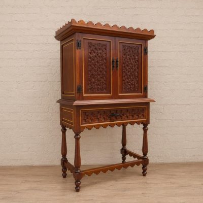 Bargueño antiguo estilo mudéjar árabe. Mueble papelera arquimesa estilo español neomudéjar.