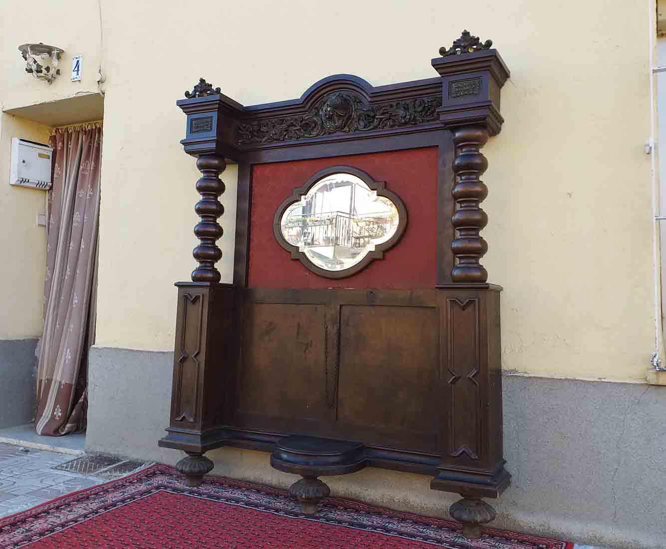 Saca la aseguranza Racional Turismo Mueble recibidor antiguo con espejo columna salomónica. Perchero sombrerero  entrada estilo renacimiento. | El Viejo Odeón