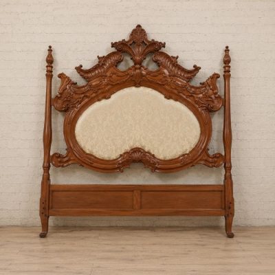 Gran cabecero antiguo tapizado estilo Luis XV 170 cm. Cama antigua estilo Barroco Isabelino.