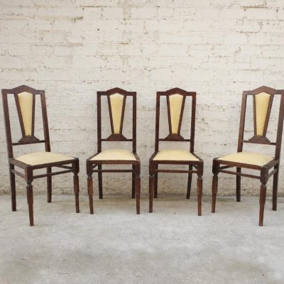 4 Cuatro sillas antiguas estilo Art Decó. Sillas antiguas estilo modernista.