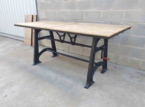 Gran mesa antigua hierro estilo Industrial. Mesa Taller grande Vintage. Mueble Mesa salón comedor.