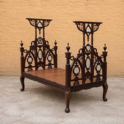Cama antigua estilo inglés Victoriano 120. Cama Dosel estilo Colonial Modernista Art Decó Craft India.