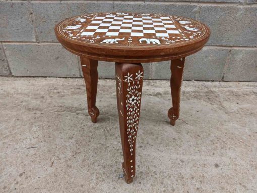 Mesa de ajedrez marquetería artesanal con incrustaciones. - Imagen 2