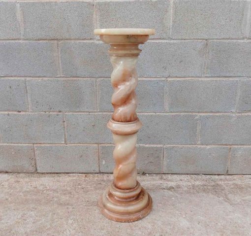 Columna antigua salomónica. Columna pedestal pie antigua mármol alabastro.