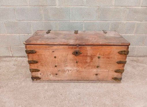 Baúl antiguo de madera estilo Medieval (s.XIX). Arcón antiguo Arca antigua de madera. - Imagen 2