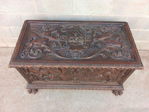 Arcón antiguo tallado estilo Renacimiento Español (s.XIX). Arca antigua Baúl madera tallada Renacentista. - Imagen 3