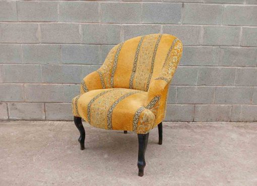Butaca Silla Descalzadora antigua estilo Art Decó. Sillón antiguo Modernista 1920 retapizado.