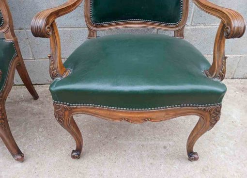 Conjunto Sillones antiguos estilo Luis XV despacho cuero verde. Pareja Sillón antiguo Silla antigua. - Imagen 8