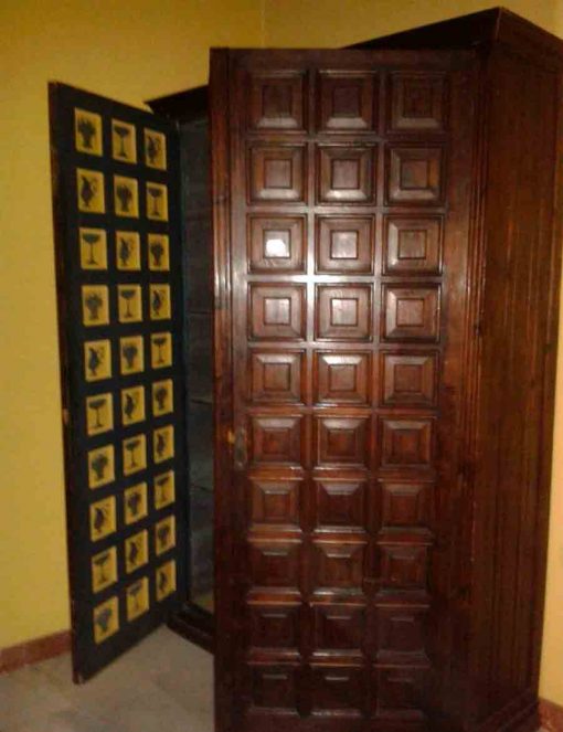 Armario antiguo cuarterones. Gran Mueble Alacena Aparador antiguo con Estantería interior. - Imagen 2