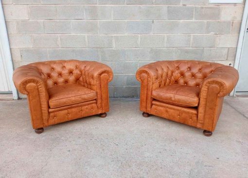2 Dos Sillones antiguos Chéster cuero capitoné. Butaca antigua Sillón antiguo despacho Chesterfield.