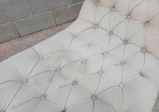 Diván antiguo tapizado capitoné. Mueble Sofá Diván antiguo vintage estilo Chéster inglés. - Imagen 4