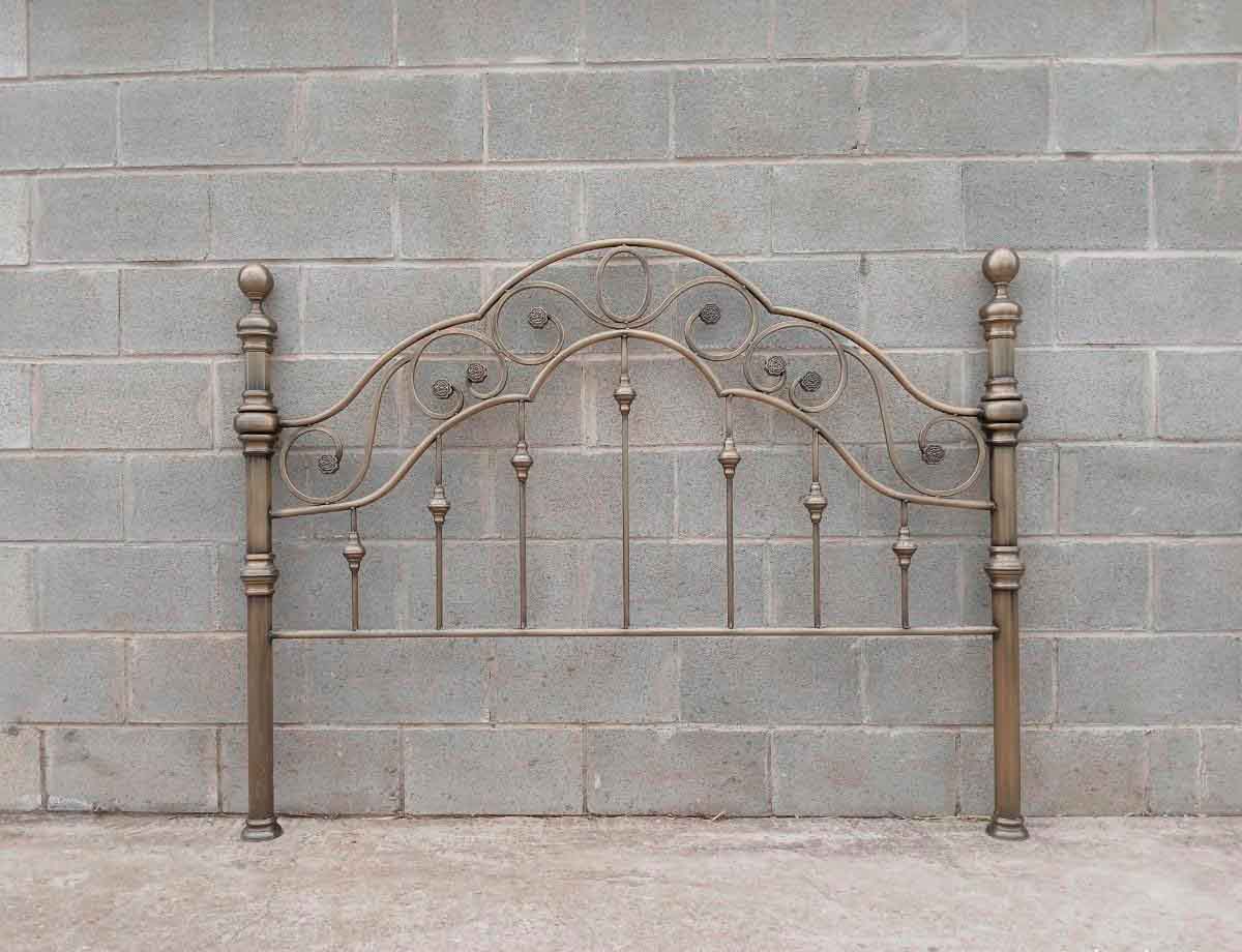 Cabecero antiguo vintage metal 160 cm. Cama antigua vintage estilo Isabelino.