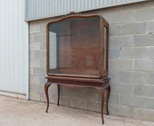 Vitrina antigua estilo Isabelino. Mueble Salón Vitrina Expositora antigua vintage estilo Luis XV.