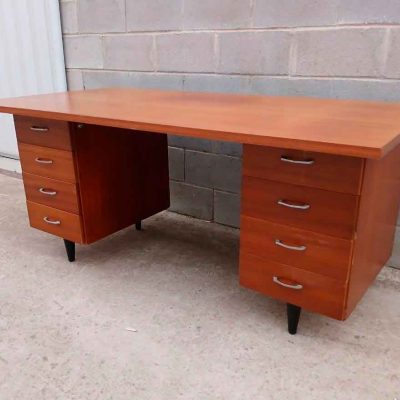 Mesa de Despacho antigua vintage estilo Danés. Mueble Escritorio antiguo Mid Century.