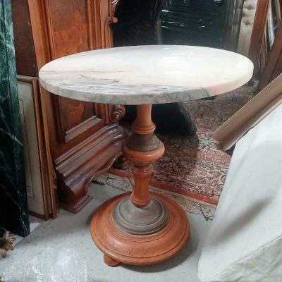 Mesa Auxiliar antigua estilo inglés. Velador antiguo mármol.