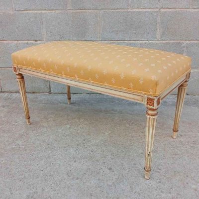 Banqueta antigua estilo Luis XVI. Silla Descalzadora antigua vintage. Taburete Escabel antiguo.