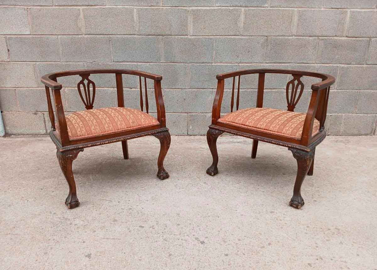 2 Dos Sillas antiguas estilo inglés Chippendale / Art Decó. Silla Descalzadora antigua.