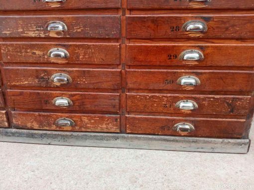 Mueble Aparador antiguo Farmacia 32 cajones 235 cm. Auxiliar Cajonera antigua estilo Industrial. - Imagen 10