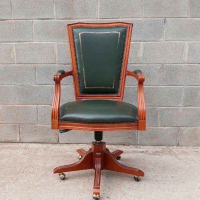 Sillón antiguo de despacho cuero verde. Sillón giratorio, Silla giratoria antigua estilo inglés.