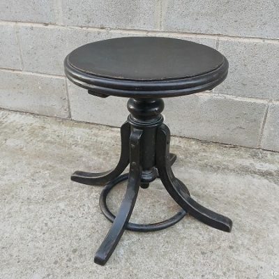 Taburete antiguo de piano estilo Thonet. Silla antigua de rejilla pianista estilo inglés Modernista.