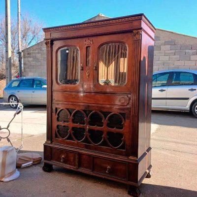 Aparador Mueble Bar antiguo estilo inglés. Librero Despacho. Estantería Librería Vitrina antigua.