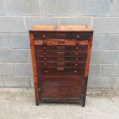 Pequeño Mueble antiguo cajones imprenta. Mueble Auxiliar de Relojero tipo Chibalete estilo Industrial.