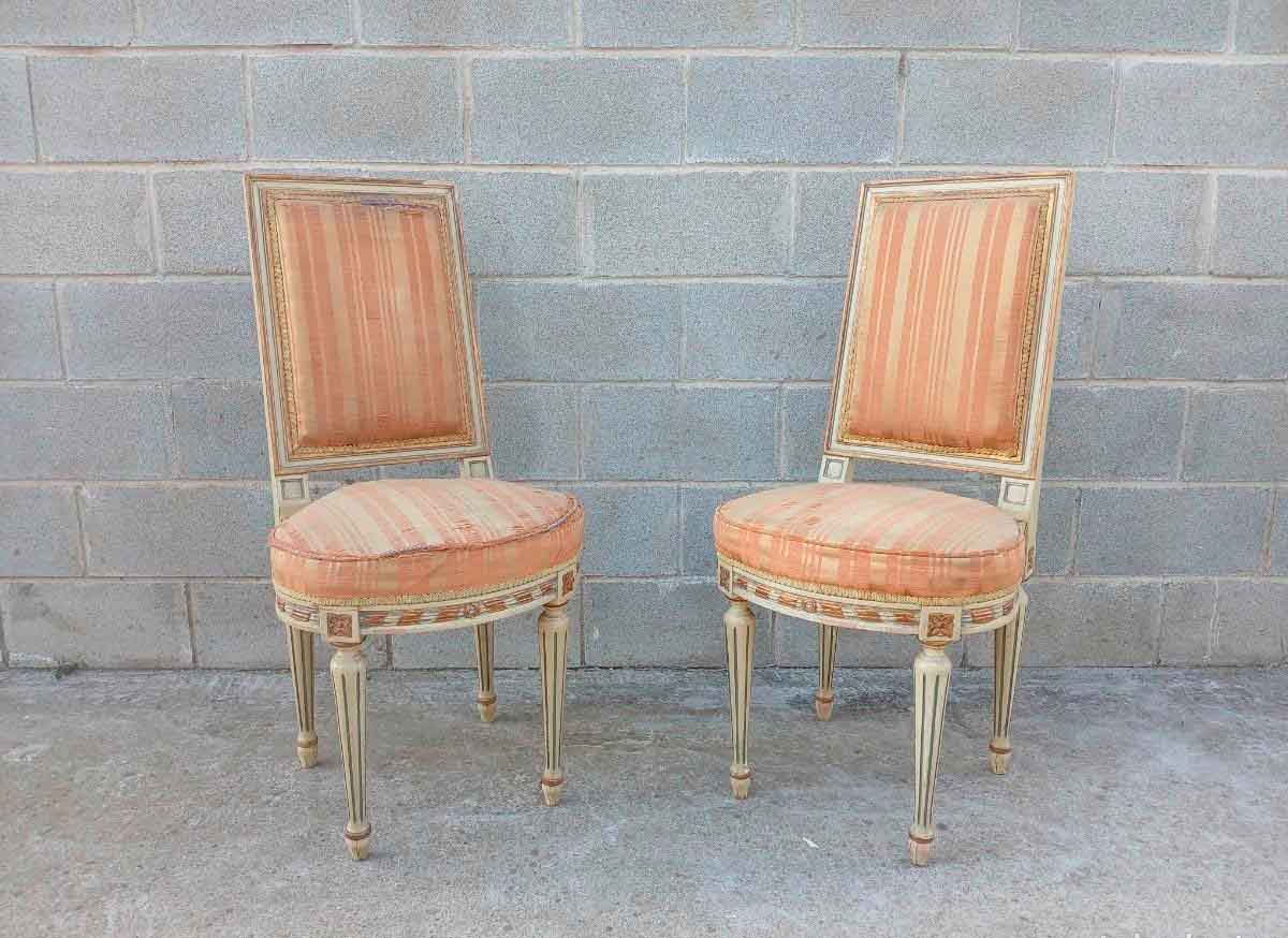 2 Sillas antiguas policromadas estilo Luis XVI. Silla antigua vintage estilo Francés Neoclásico.