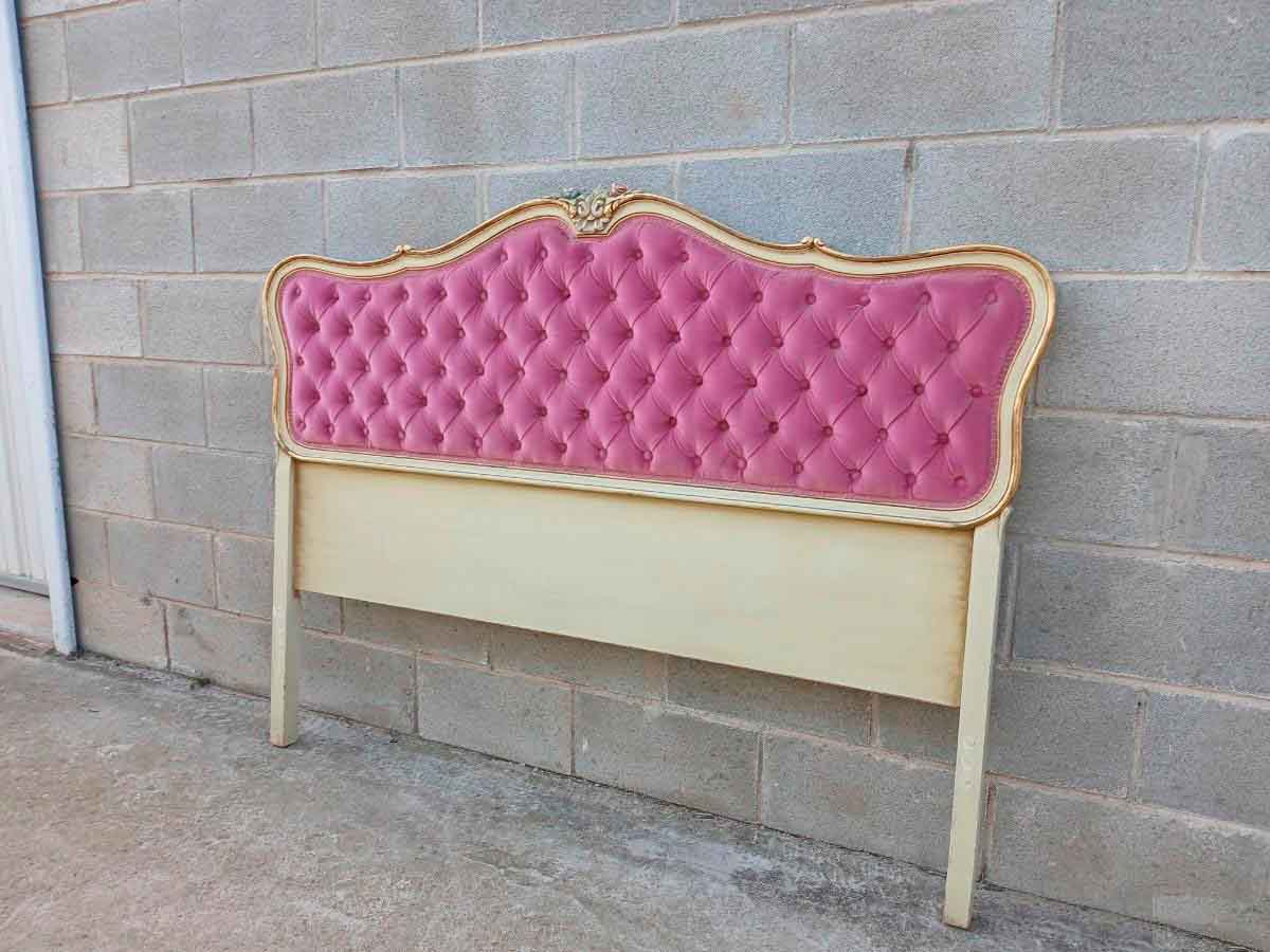 Cabecero antiguo estilo Luis XV tapizado capitoné rosa 150 o 135. Cama antigua vintage. - Imagen 3