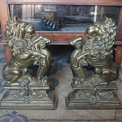 Morrillos chimenea antiguos bronce León rampante (35 cm) s.XIX. Escultura antigua bronce León.