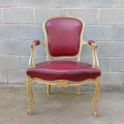 Sillón antiguo estilo Luis XV. Sillón antiguo cuero granate, Silla antigua vintage piel.
