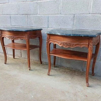 2 Mesitas de noche antiguas estilo Luis XV. Pareja Mesillas Dormitorio Auxiliares estilo Isabelino.