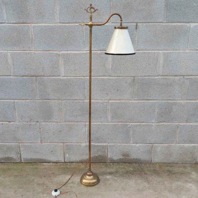 Lámpara pie antigua estilo inglés. Lámpara pedestal antigua vintage bronce latón.