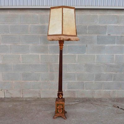 Lámpara pie antigua madera policromada estilo Renacimiento. Hachero antiguo Columna Corintia.