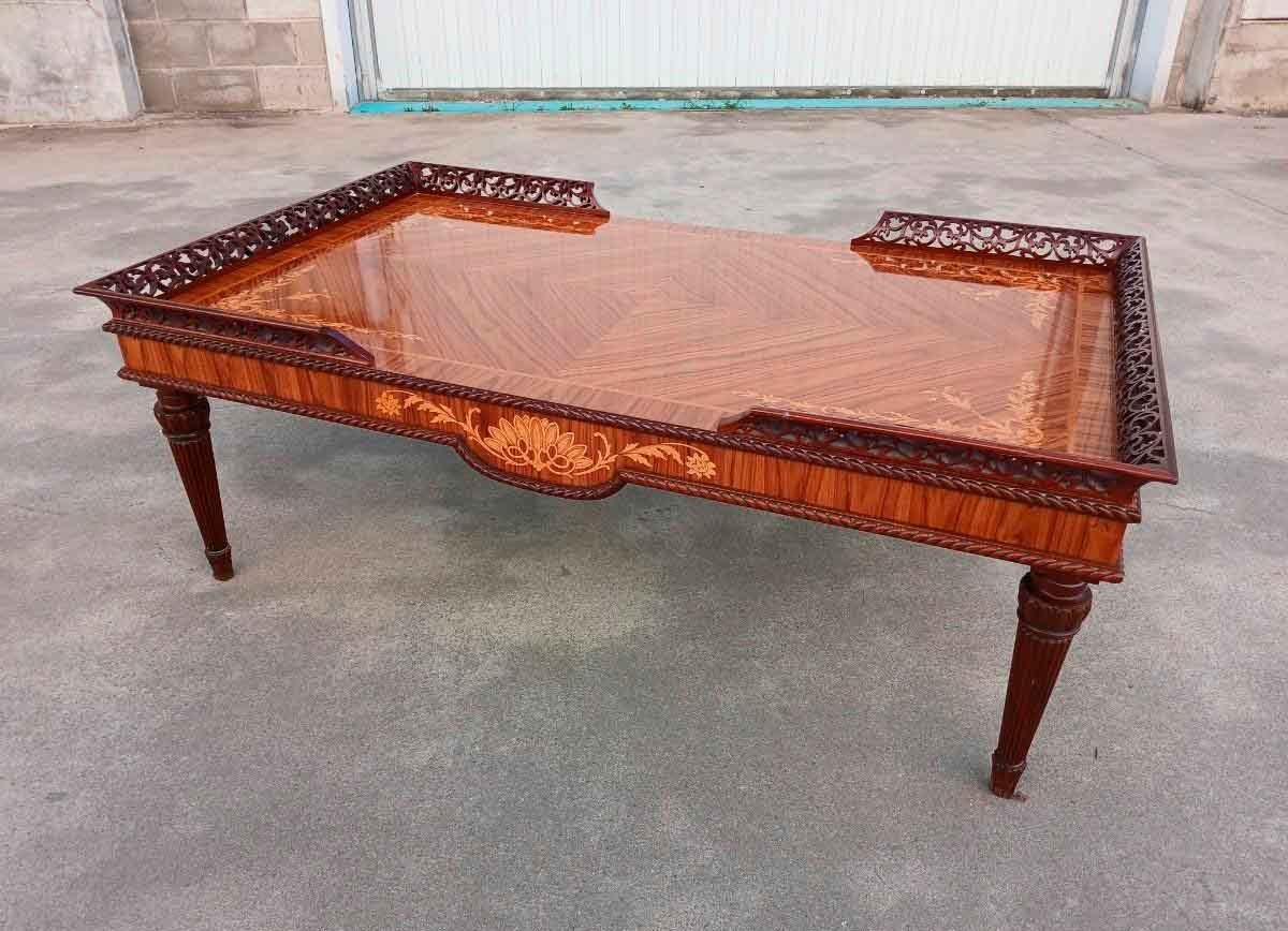 Mesa baja antigua centro de salón estilo Luis XVI (125 cm). Mueble Mesa de tresillo de diseño firma. - Imagen 2