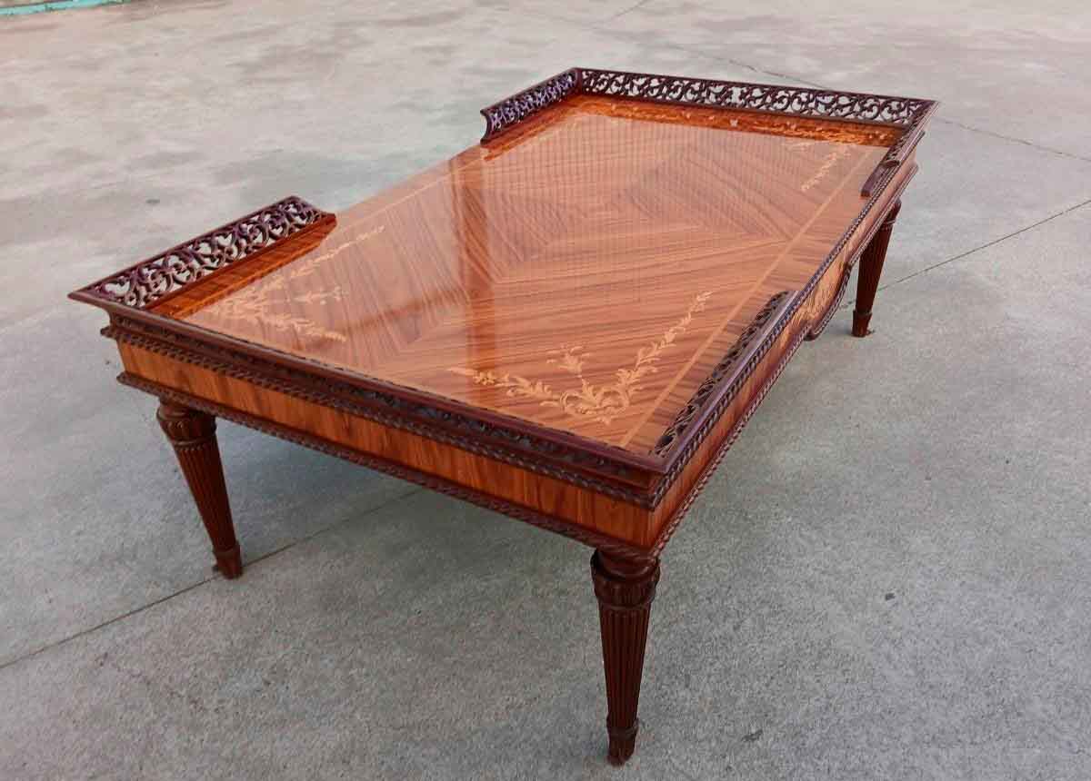 Mesa baja antigua centro de salón estilo Luis XVI (125 cm). Mueble Mesa de tresillo de diseño firma. - Imagen 8