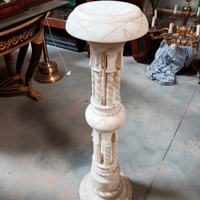 Columna antigua Estrella Judía (firmado autor). Columna mármol alabastro esculpida estilo Judío.