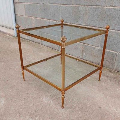 Mesa auxiliar antigua vintage bronce latón. Mueble Mesita auxiliar metal y cristal Mid Century.