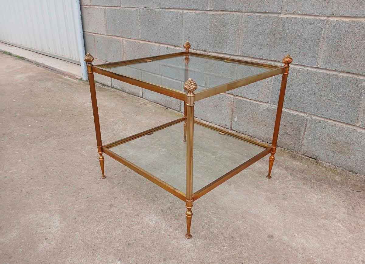 Mesa auxiliar antigua vintage bronce latón. Mueble Mesita auxiliar metal y cristal Mid Century.