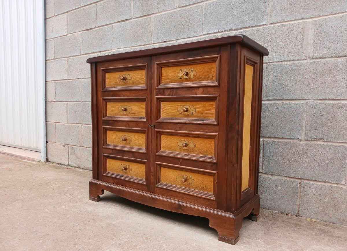 Entredós antiguo tapizado. Mueble Auxiliar antiguo estilo inglés. Aparador Entrada Recibidor Cómoda.