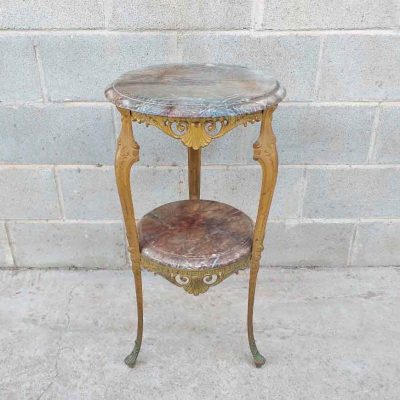 Columna de pié antigua bronce estilo Luis XV. Columna pedestal antigua figura macetero estilo Barroco.